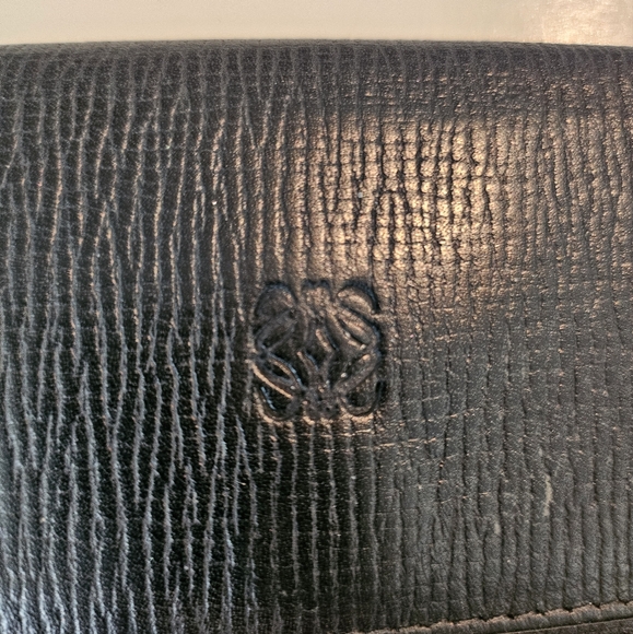 Excellent Condition Loewe 6 Ring Key Holder Black Leather - Picture 4 of 13